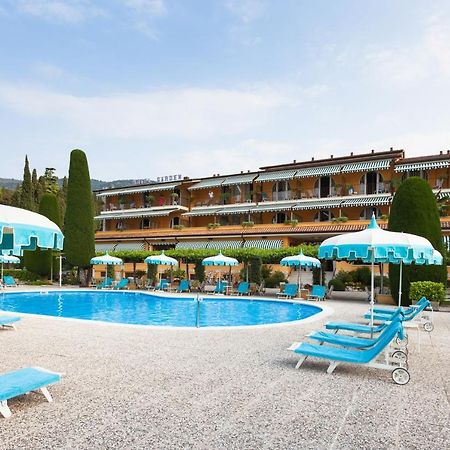 Hotel Garden Bagian luar foto