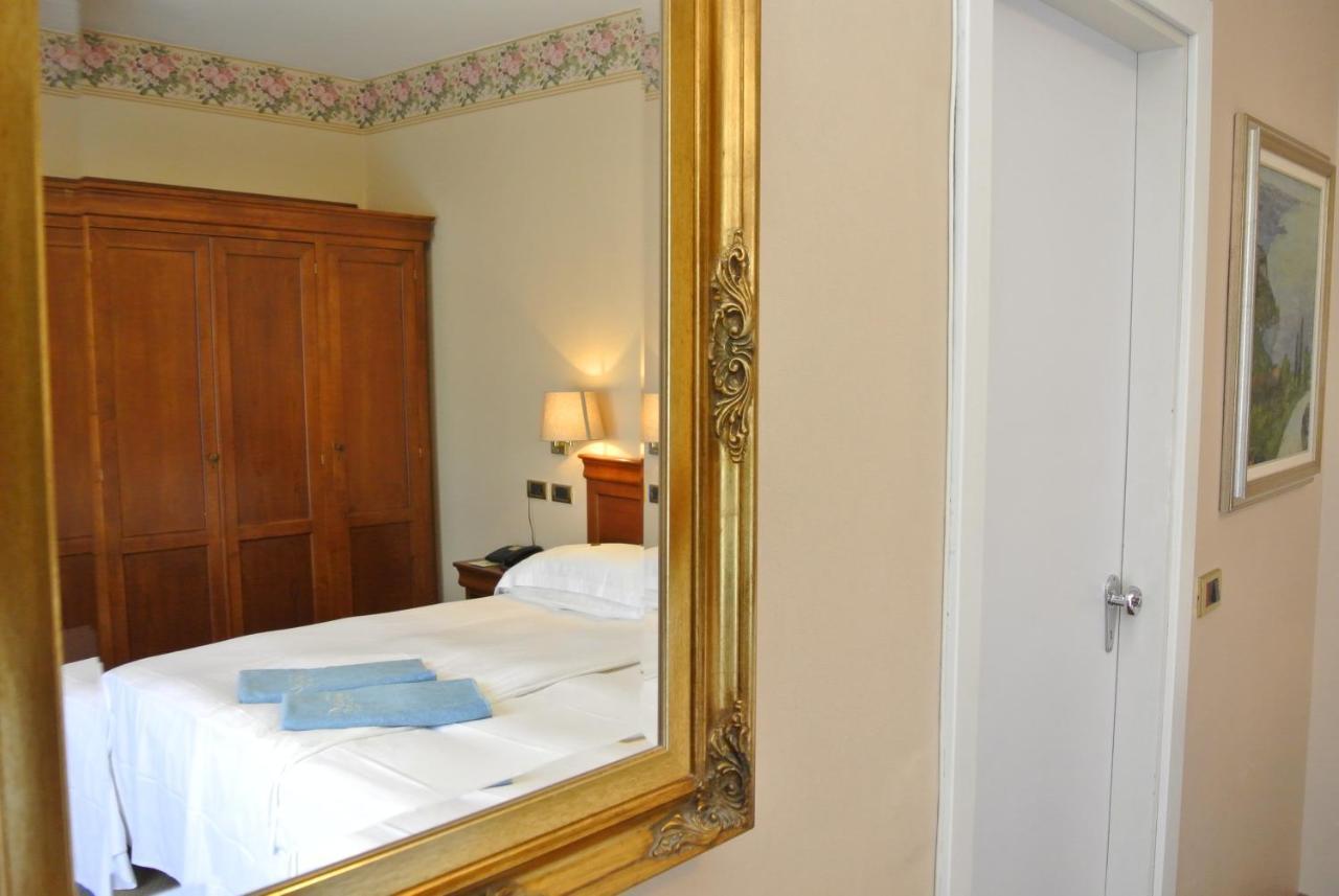 Hotel Garden Bagian luar foto
